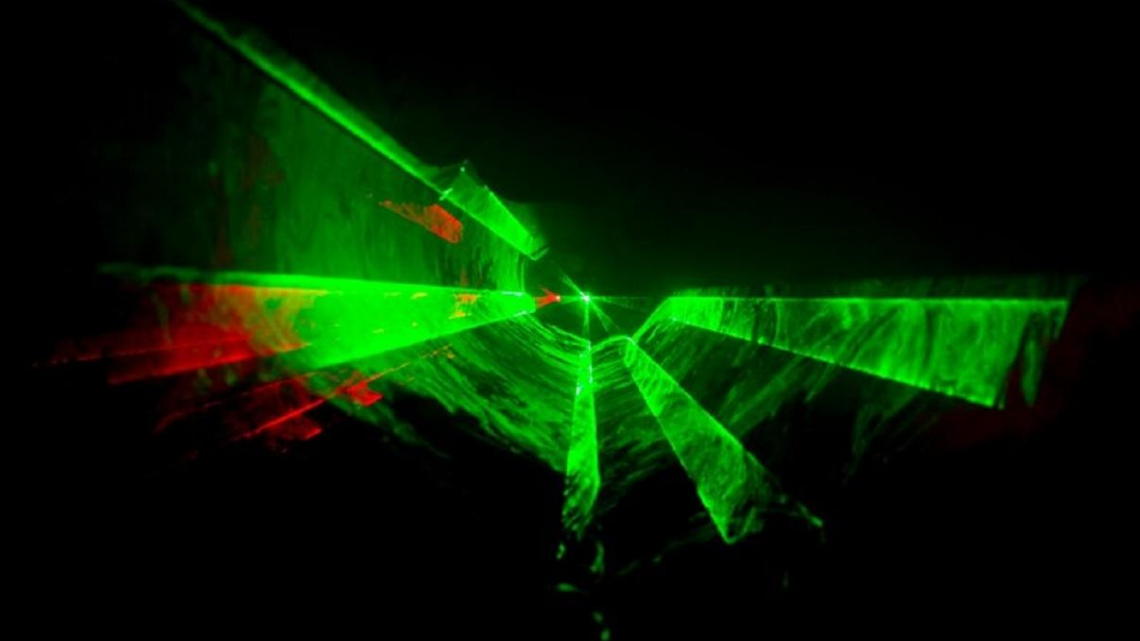 Les avantages incontournables d’un spectacle laser en plein air